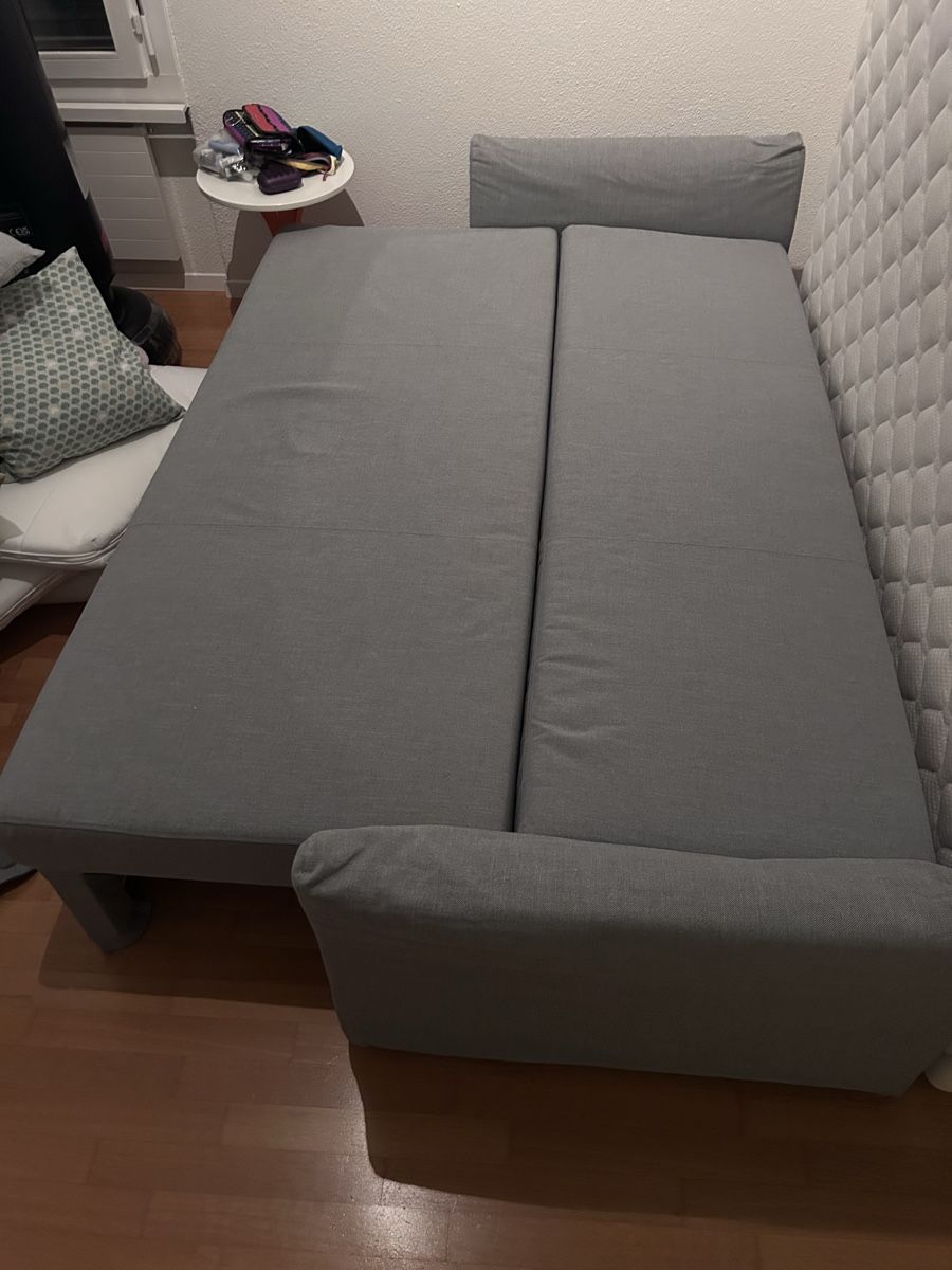 Divani: IKEA Grey Sofa Bed with Storage Compartment and Cushions – Usato da Wädenswil venduto da Jul_1207 2