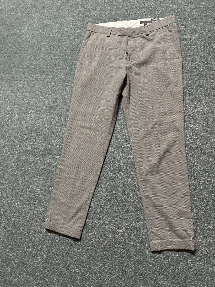 H&M Pantaloni: H&M Stoffhose kariert  – Nuovo (secondo la descrizione) da Baltschieder venduto da YmroBe