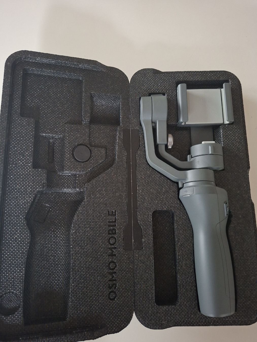 Telefoni cellulari / Smartphones: Top Osmo Mobile  Gimbal Stabilizer for Smartphone – Usato da Gossau ZH venduto da Volki20