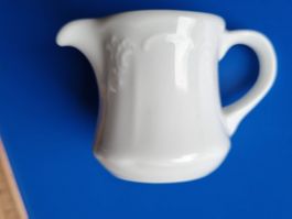 kleine Porzellan Kanne  Milchkanke