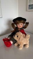Süsse Sammlerpuppe mit Hund, inkl. Kleider + Hut, Porzellan