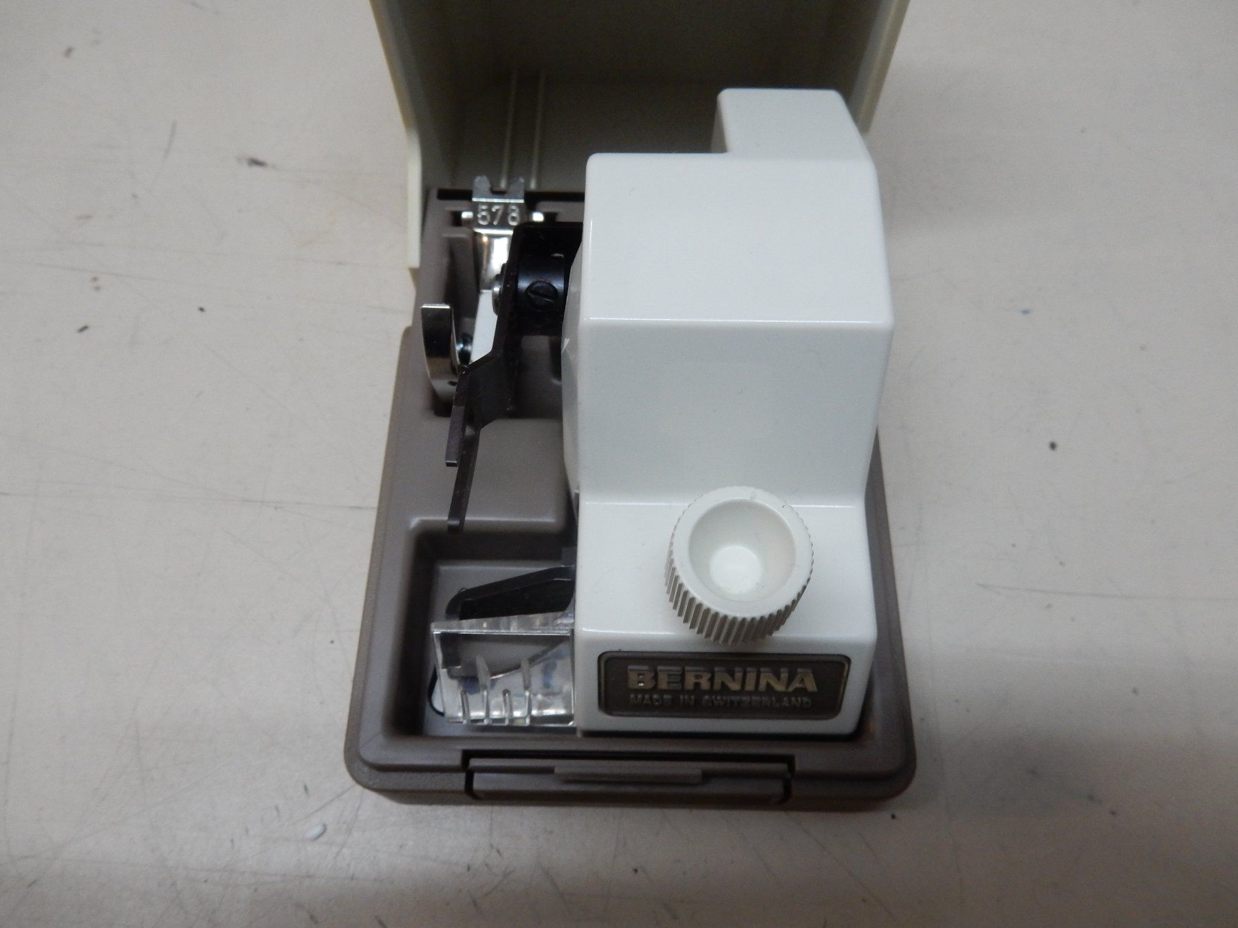 Bernina Machines à coudre: Bernina Nähschneider – D'occasion à Watt par Mariposa49