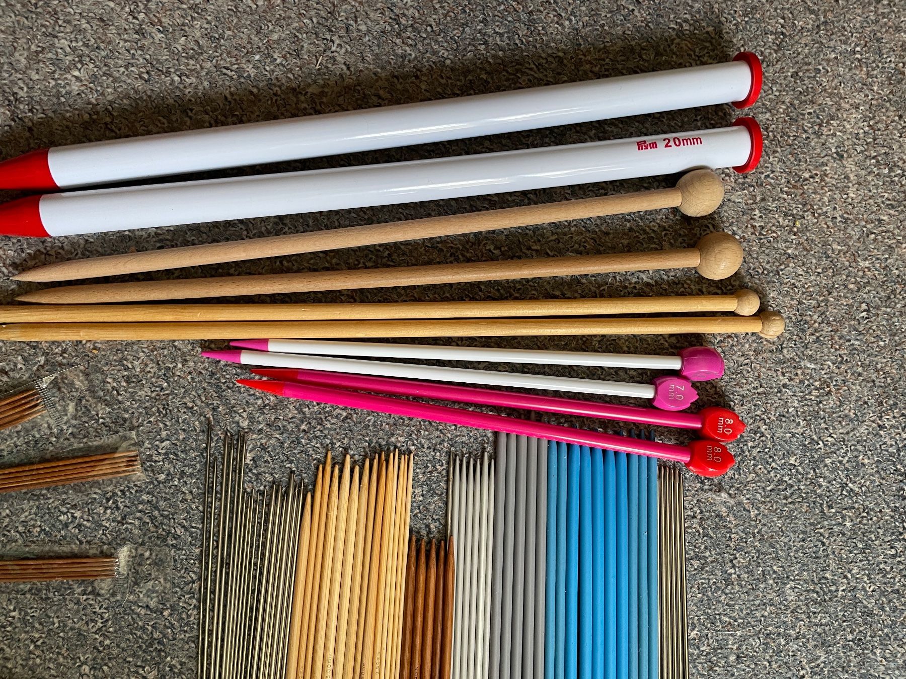 Nadeln: 100 Gemischtes Stricknadel Konvolut gemischte grössen – Gebraucht aus Buchs SG von  1