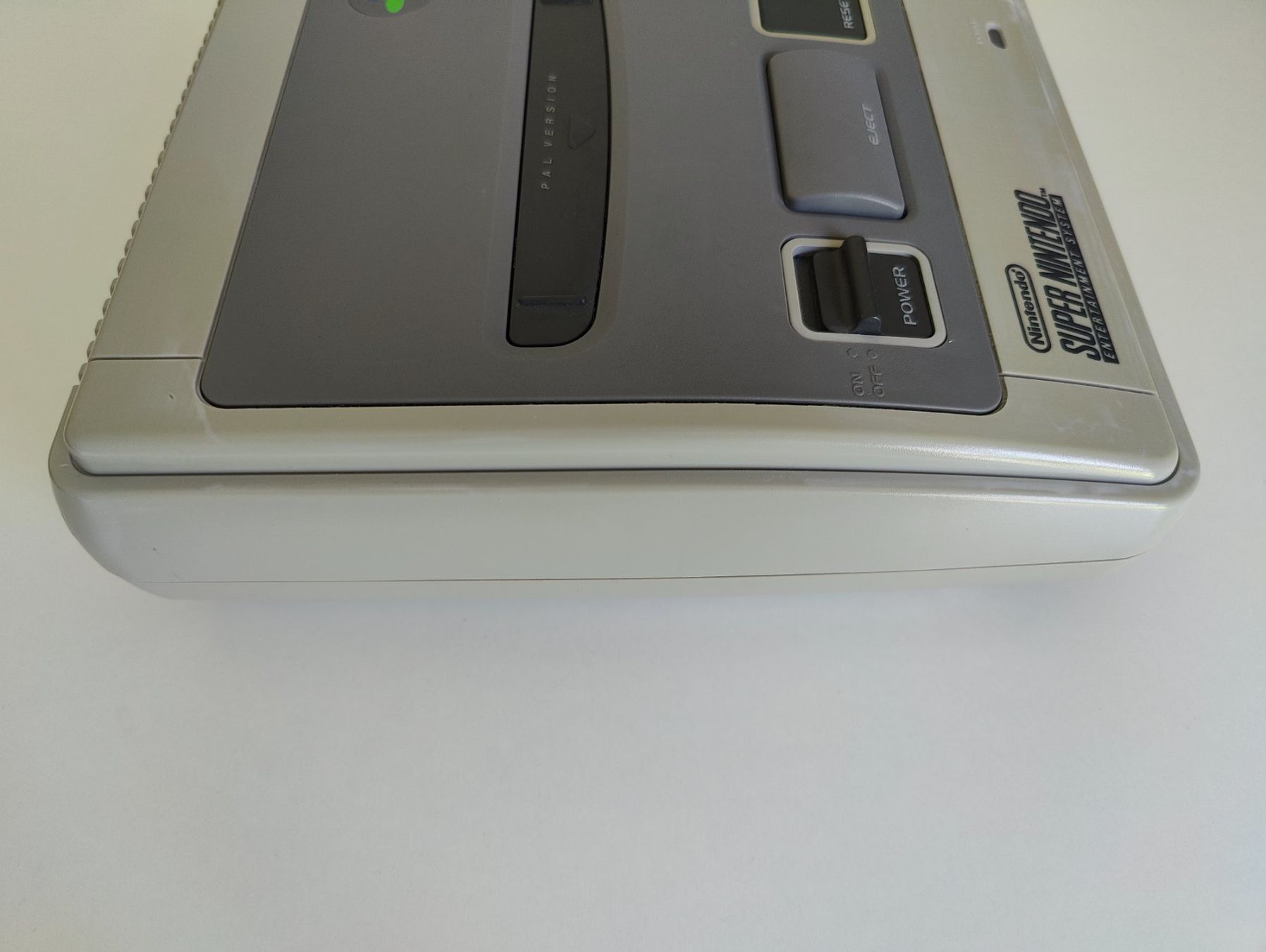 Nintendo Consoles: Super Nintendo SNES inkl. drei Controller und Kabel – D'occasion à Dintikon par Nightcom 2