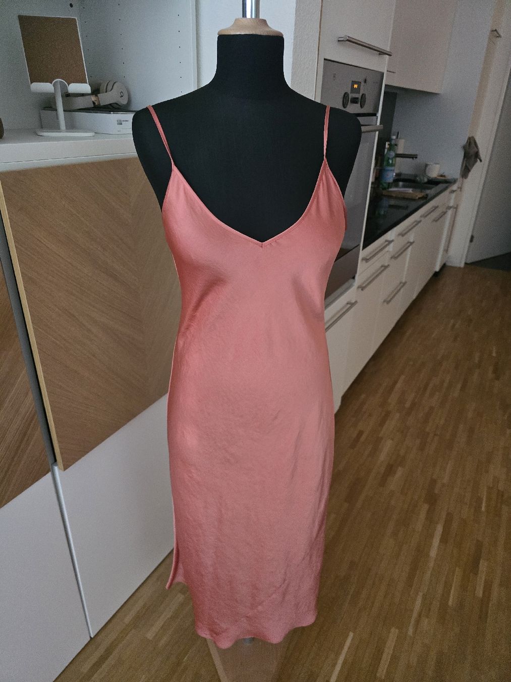 Kleider: Wilfred Seidenkleid, Grösse M, lachsfarben – Gebraucht aus Zürich von ale_bg2x