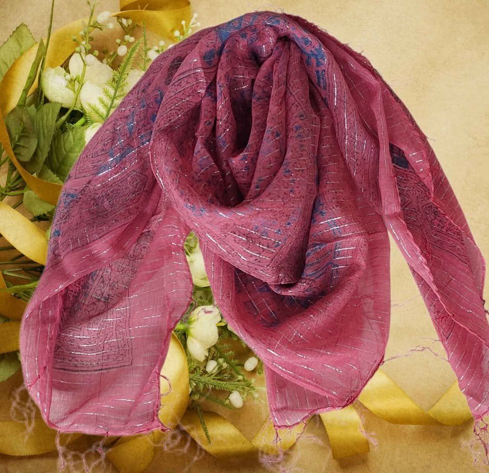 Foulard & Sciarpe: Schöner schal mit Glitzerfäden, hellrot NEU – Nuovo e nell'imballaggio originale da Aarburg venduto da Glitzerzauber 2