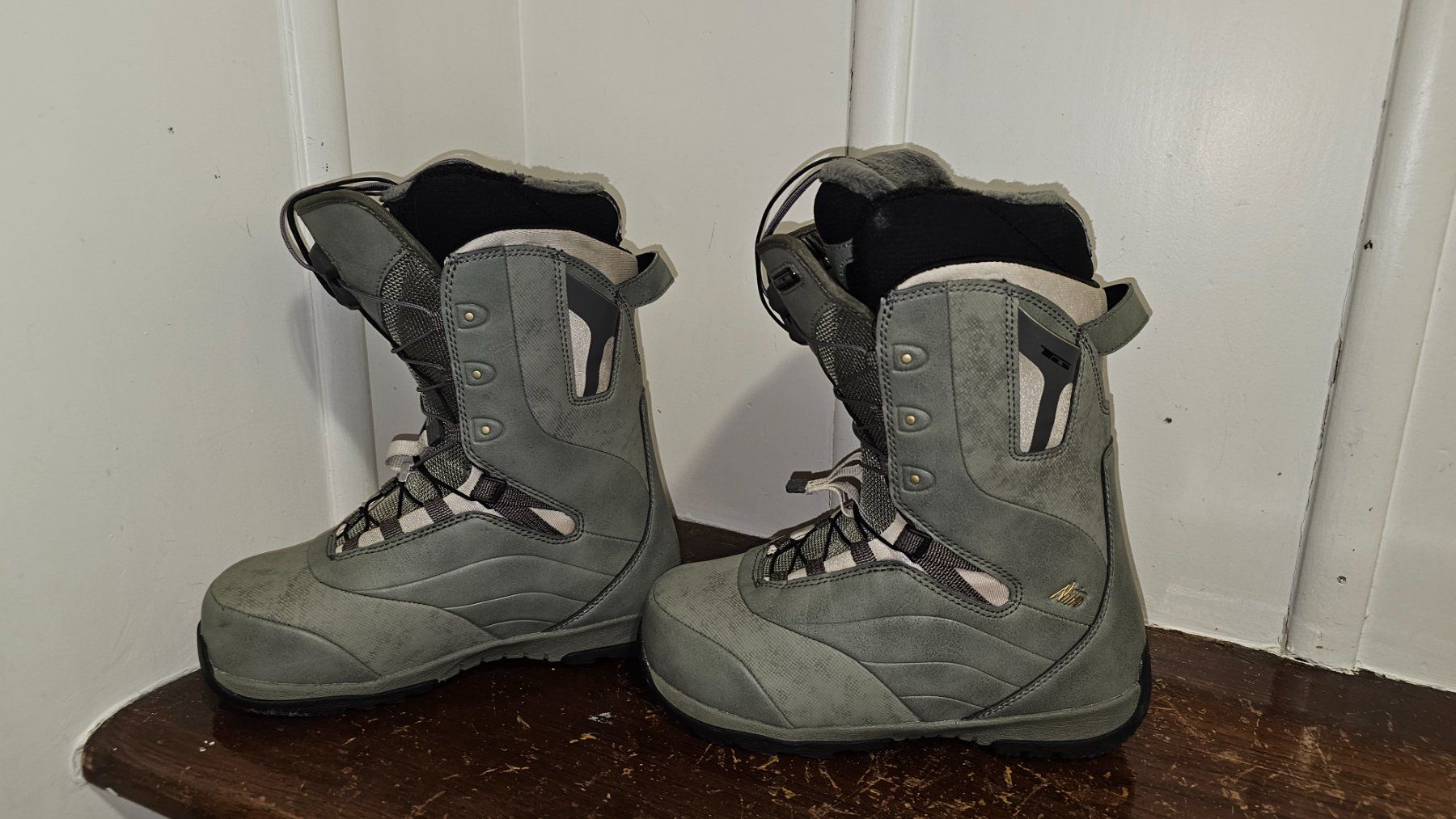 Snowboard Nitro Scarpe da uomo: NITRO CROWN TLS  eu 37 1/3, mp 24 – Usato da Rupperswil venduto da 3212 1