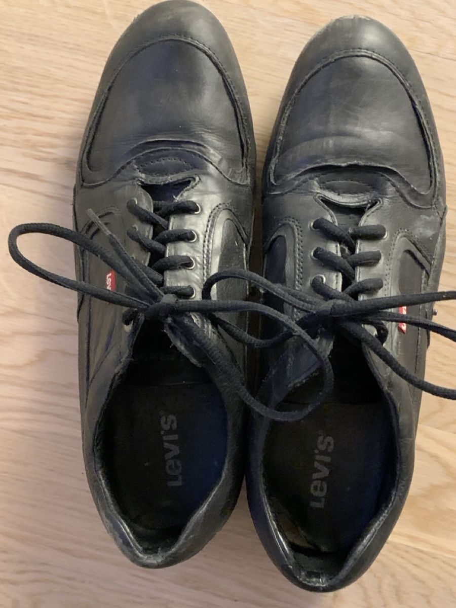 Levi's Scarpe da uomo: Originale LEVİS Sneaker gr. 44 – Usato da St. Gallen venduto da menchild