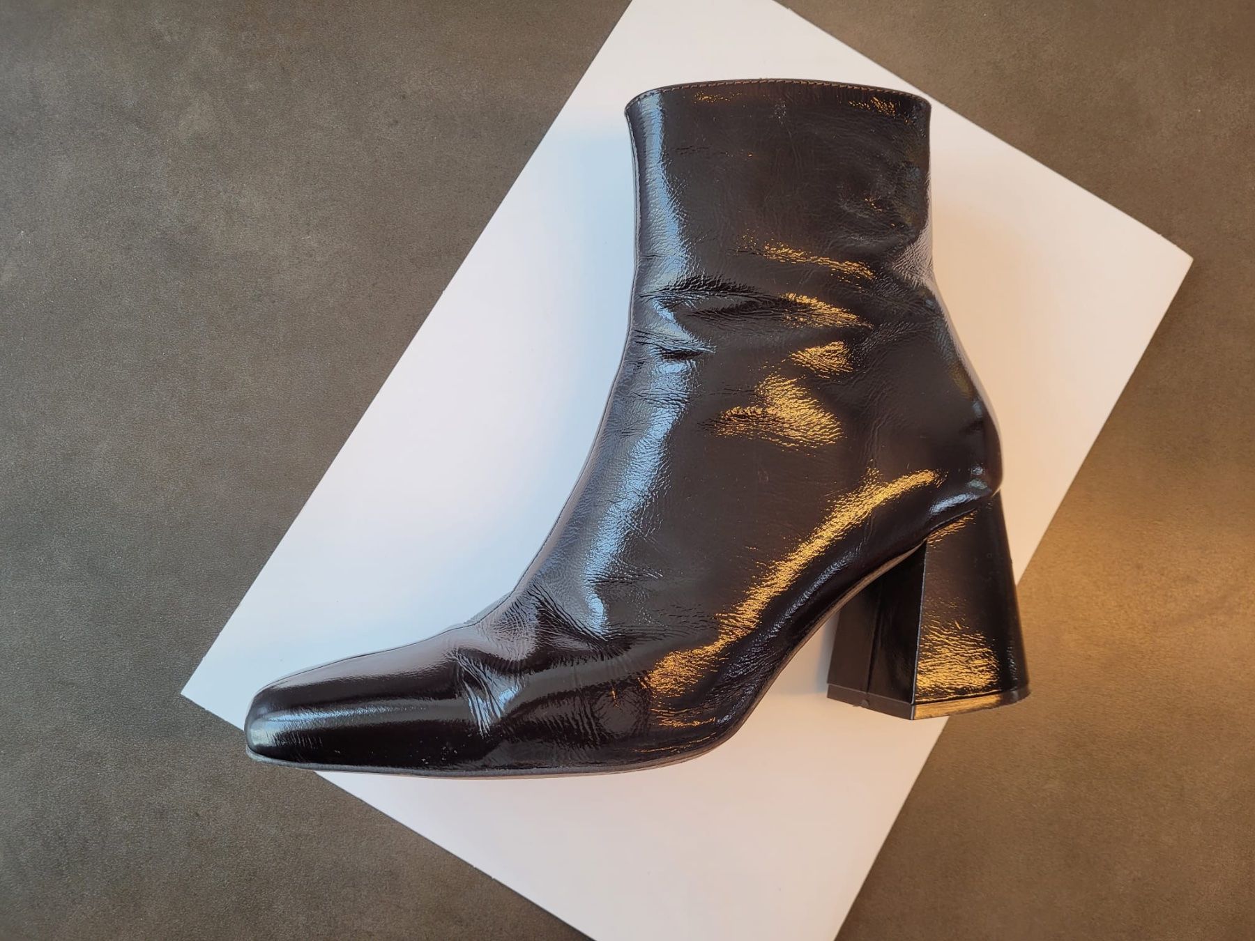 Scarpe da donna: Mrs & Hugs Lack Stiefeletten, Gr. 42 – Usato da Basel venduto da sep_sn6x 2