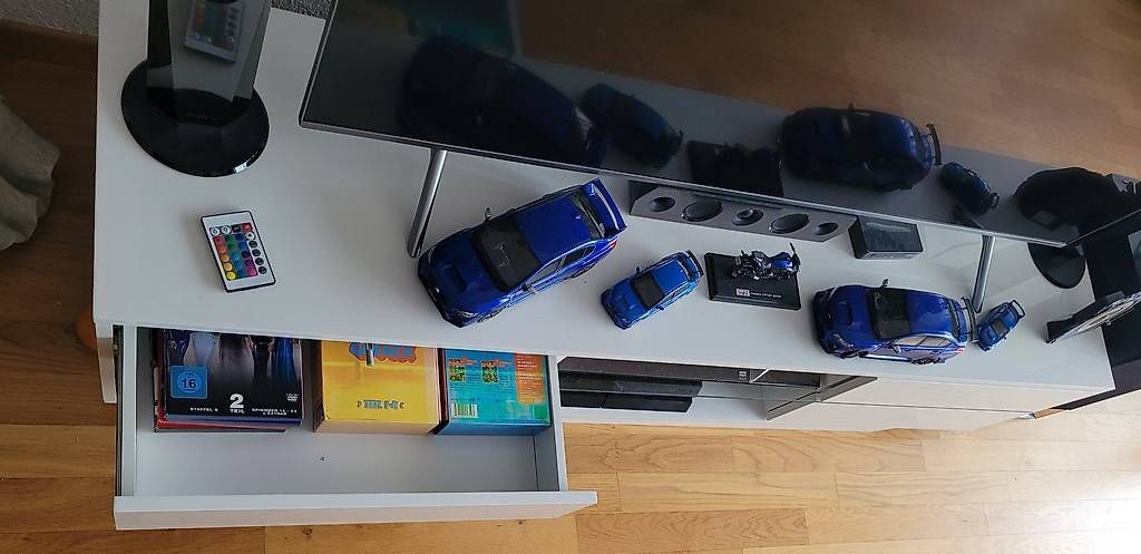 Mobili TV: Weisses TV Möbel mit Beleuchtung – Usato da Strengelbach venduto da Micra3 1