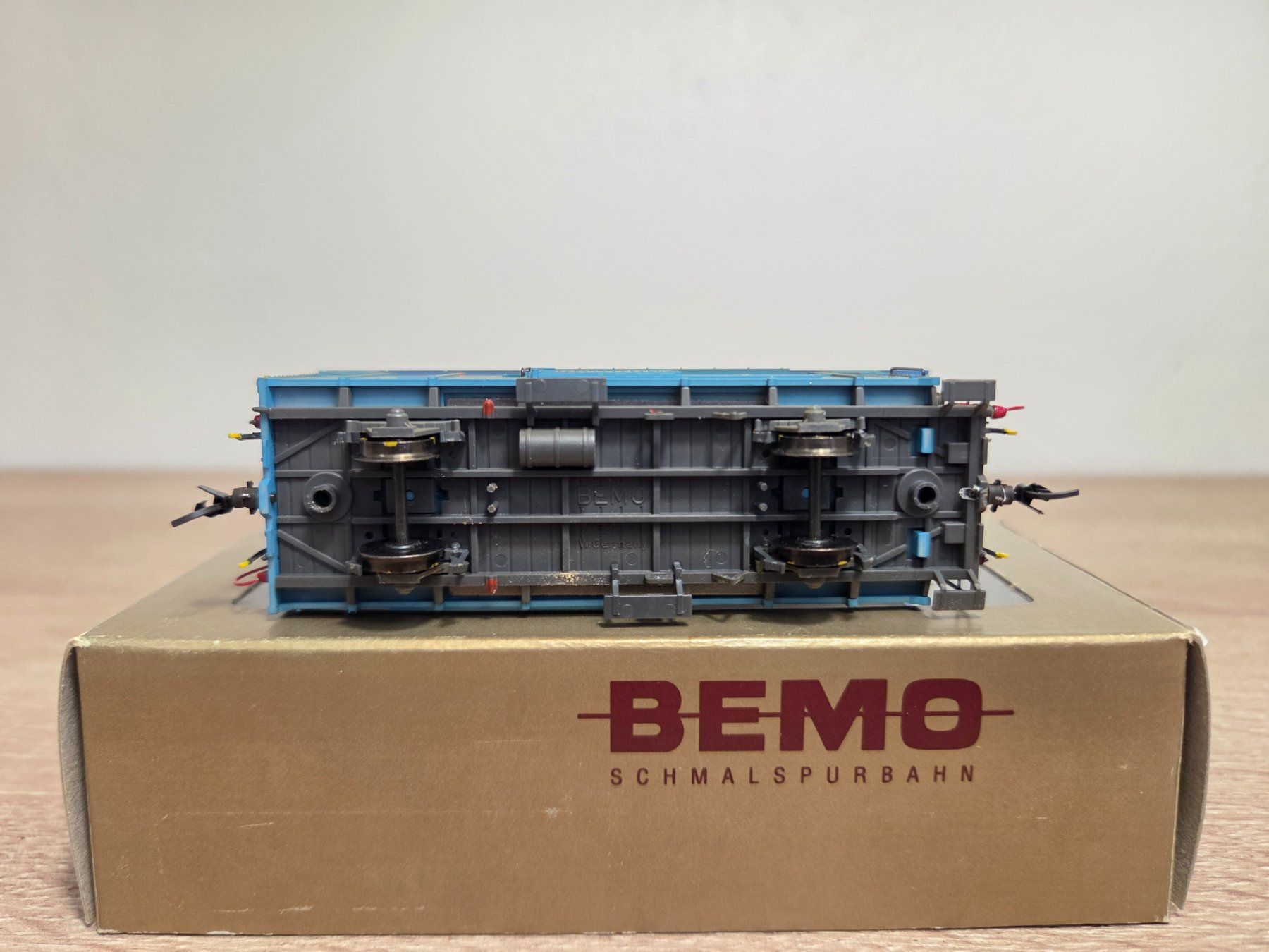 Bemo Modelleisenbahnen: Bemo 7482.100 Güterwagen Cargo RhB H0m – Gebraucht aus St-Aubin-Sauges von Lo_Go 4