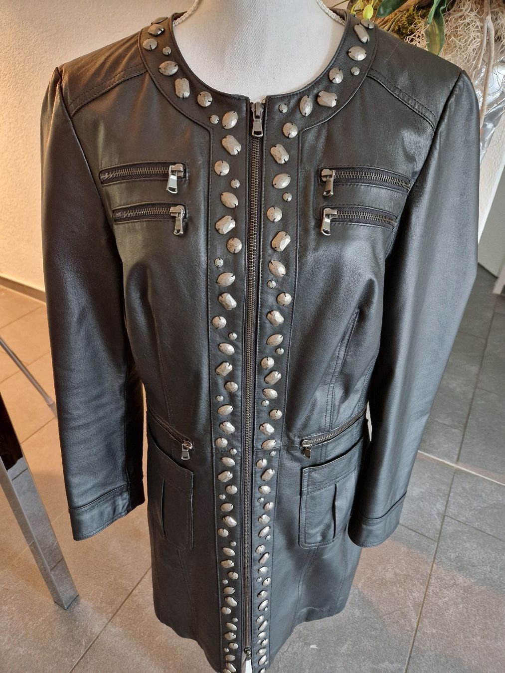Cappotti: Mandarin Kurzmantel Lederjacke – Usato da Zweidlen venduto da Katze3333 2