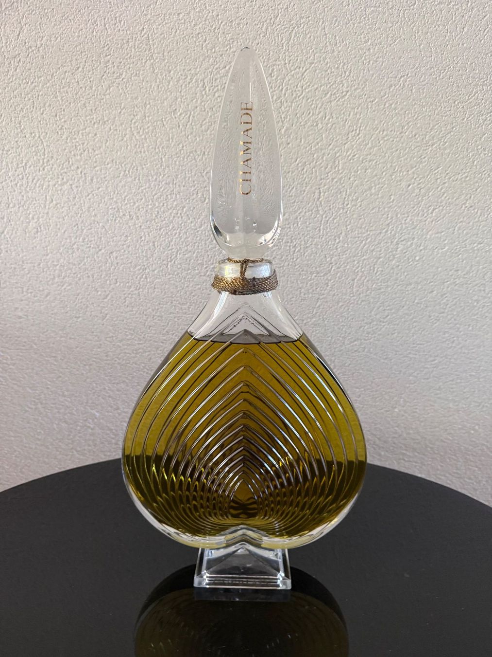 Guerlain Flaconi: GUERLAIN - Grossfactice Parfum Chamade – Usato da St. Gallen venduto da aracne