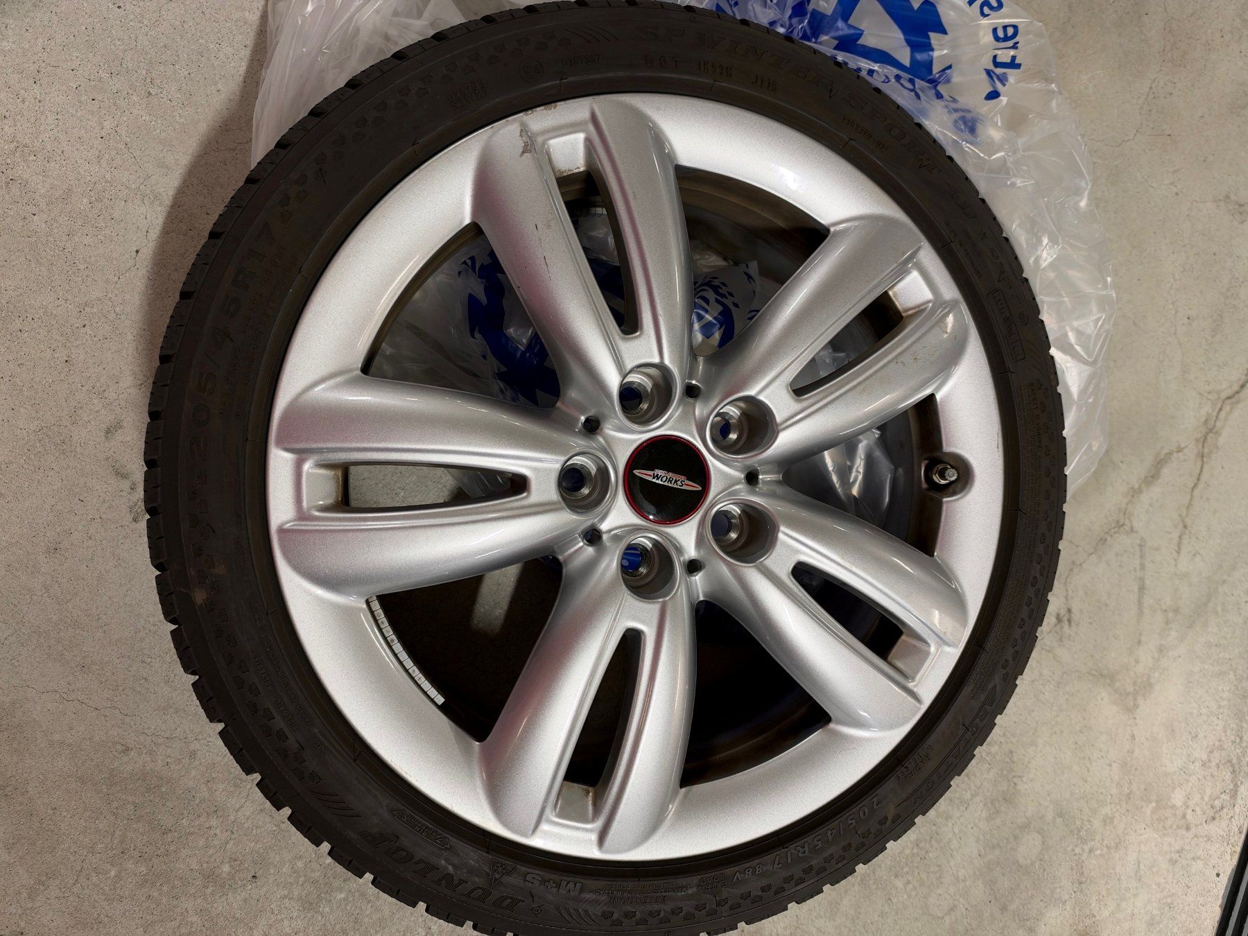 Mini Pneus & Kompletträder: Winterräder Mini Cooper 17" – Gebraucht aus Hombrechtikon von Corkel65 2