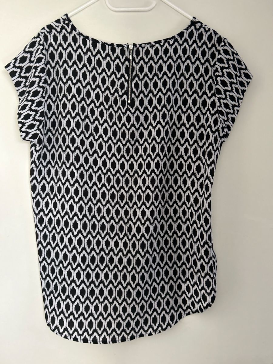 Only Camicette: Bluse von Only, Grösse 40, schwarz-weiss – Nuovo (secondo la descrizione) da Erlinsbach SO venduto da hallon480 1