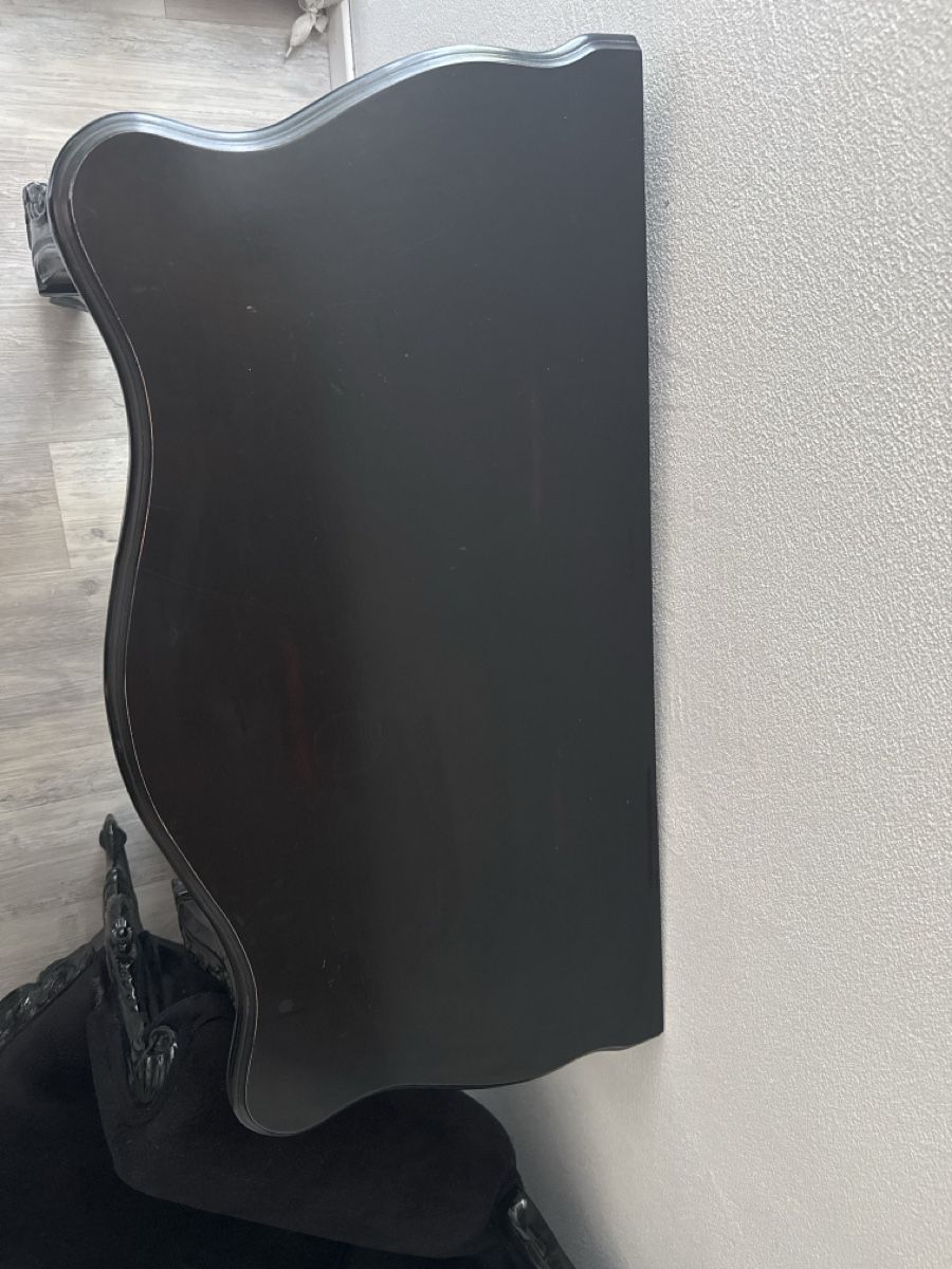 Sessel: Barock-Sessel mit Beistelltisch Gothic/Luxus Stil – Gebraucht aus Bülach von noc_yn8m 3