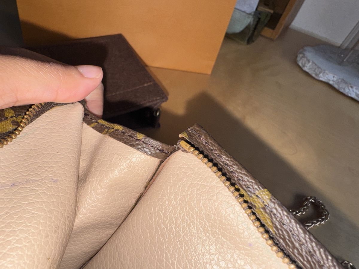 Louis Vuitton Borse da donna: Louis Vuitton Toiletry Pouch 19 cm – Usato da Buch am Irchel venduto da Pukpan_99 9