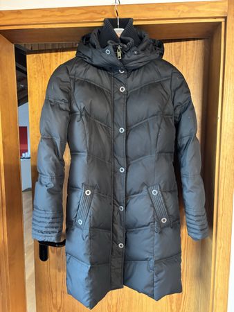 Esprit Wintermantel schwarz Kapuze Grösse 36 