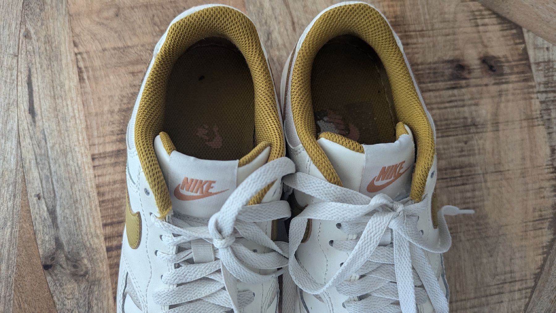Nike Scarpe da uomo: Nike Schuhe Gr. 37.5 – Usato da Birr venduto da Liv_Nina 2
