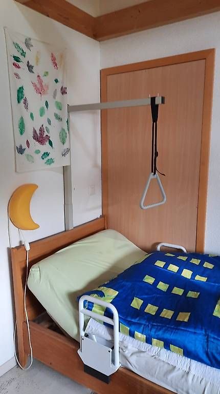 Attrezzature mediche: Aufziehstange mit Triangelgriff – Usato da Spiez venduto da sus_2m5b 1