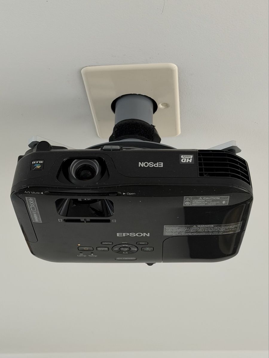 Epson Videoprojektoren: Epson EH-TW480 Projektor – Gebraucht aus Neuhaus SG von cynlo 1