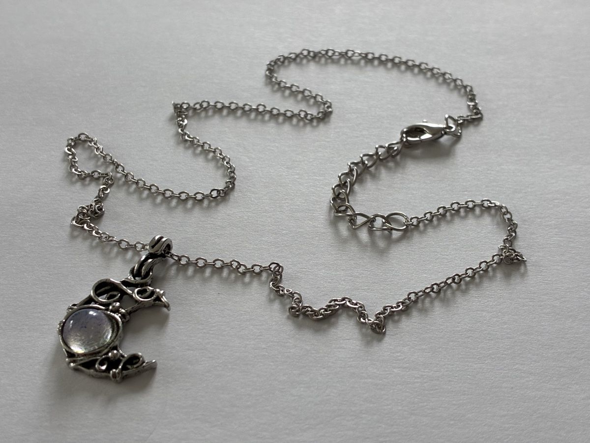 Catenine: Moon Necklace Silver Colored Used Condition – Usato da Basel venduto da cat_sq5m 1