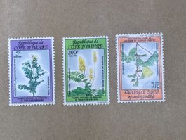 Briefmarken Elfenbeinküste Republik Pflanzen 1993 (3St)