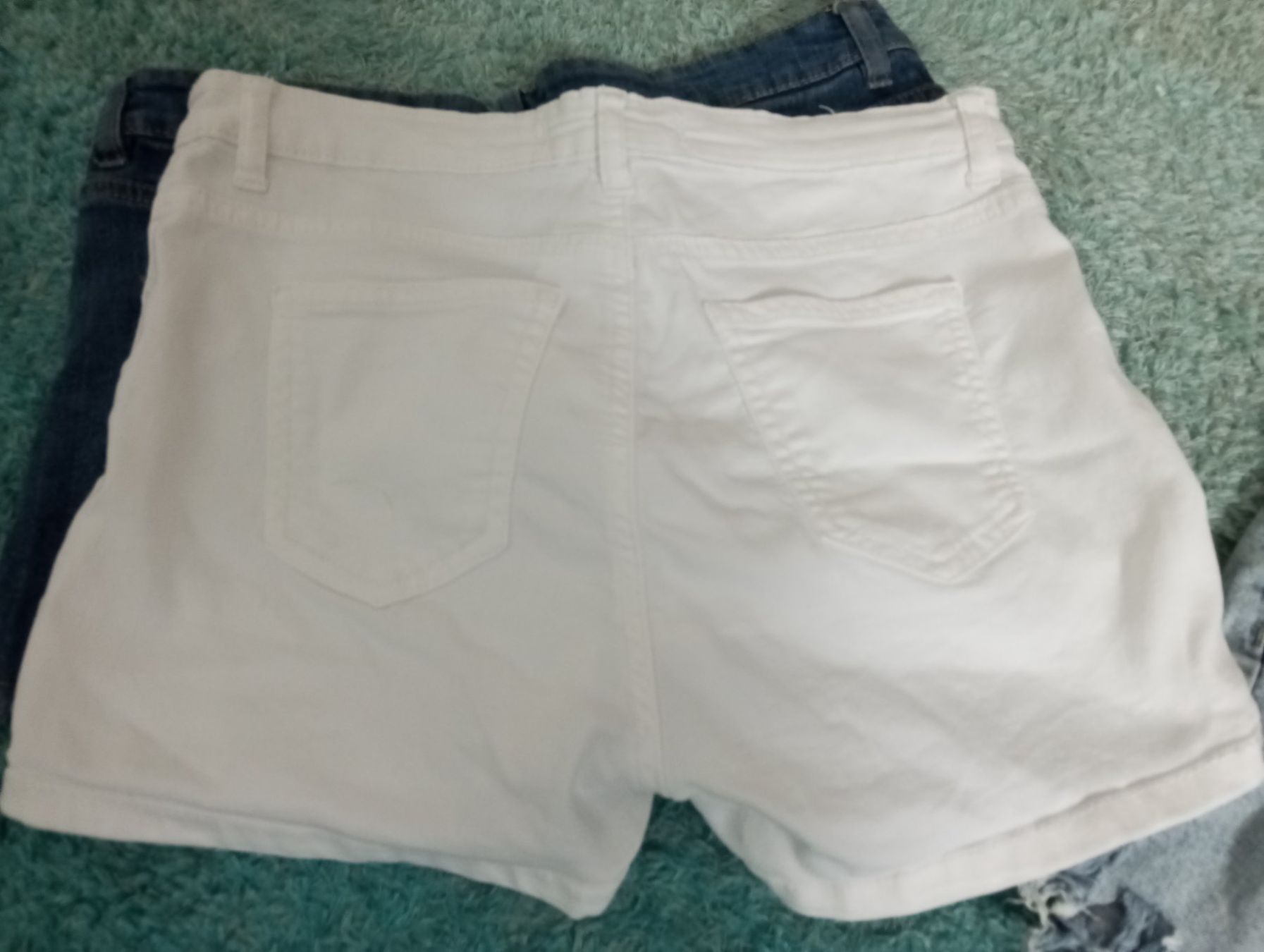Jeans: Kurze Jeans/ Shorts – Usato da Amriswil venduto da cbe_cr6q 6