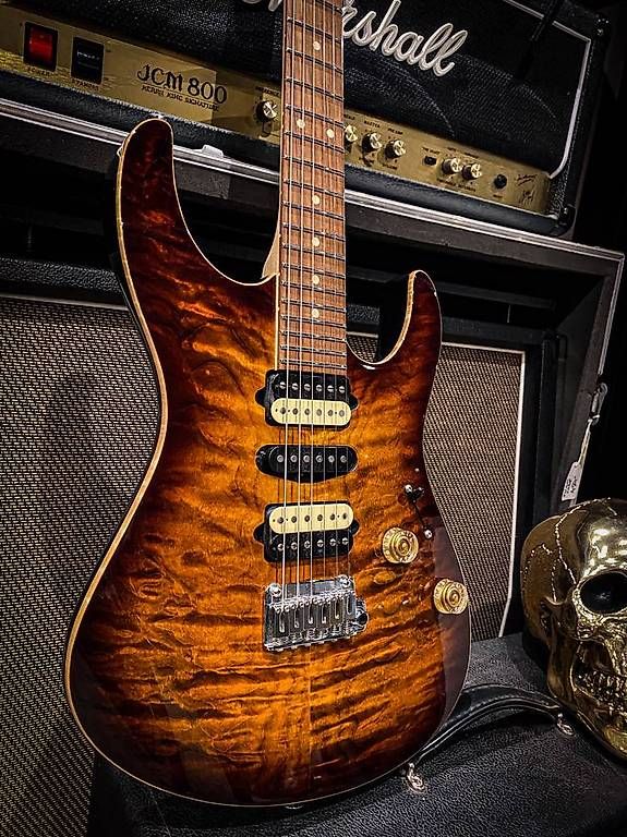 Strumenti musicali: Suhr modern plus curly limited edition bengal burst – Usato da Montreux venduto da Alligator-AMPS