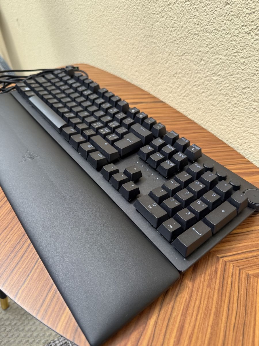 Razer Tastaturen: Razer Huntsman V2 - Gaming Keyboard – Gebraucht aus Wald ZH von Carloiten 2