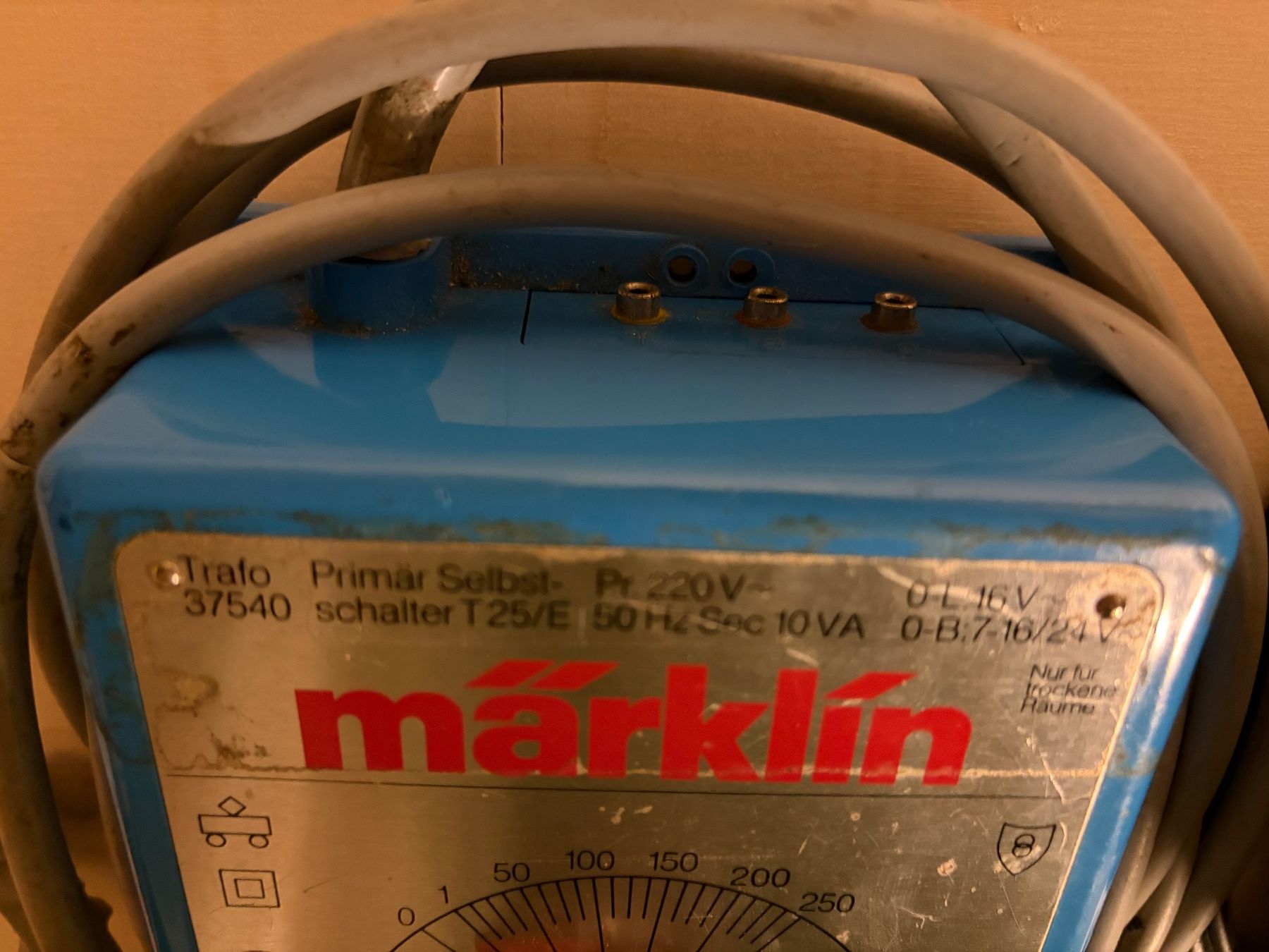 Märklin Modelleisenbahnen: Märklin Trafo 2Stk. – Defekt aus Spiez von mischu_92 3