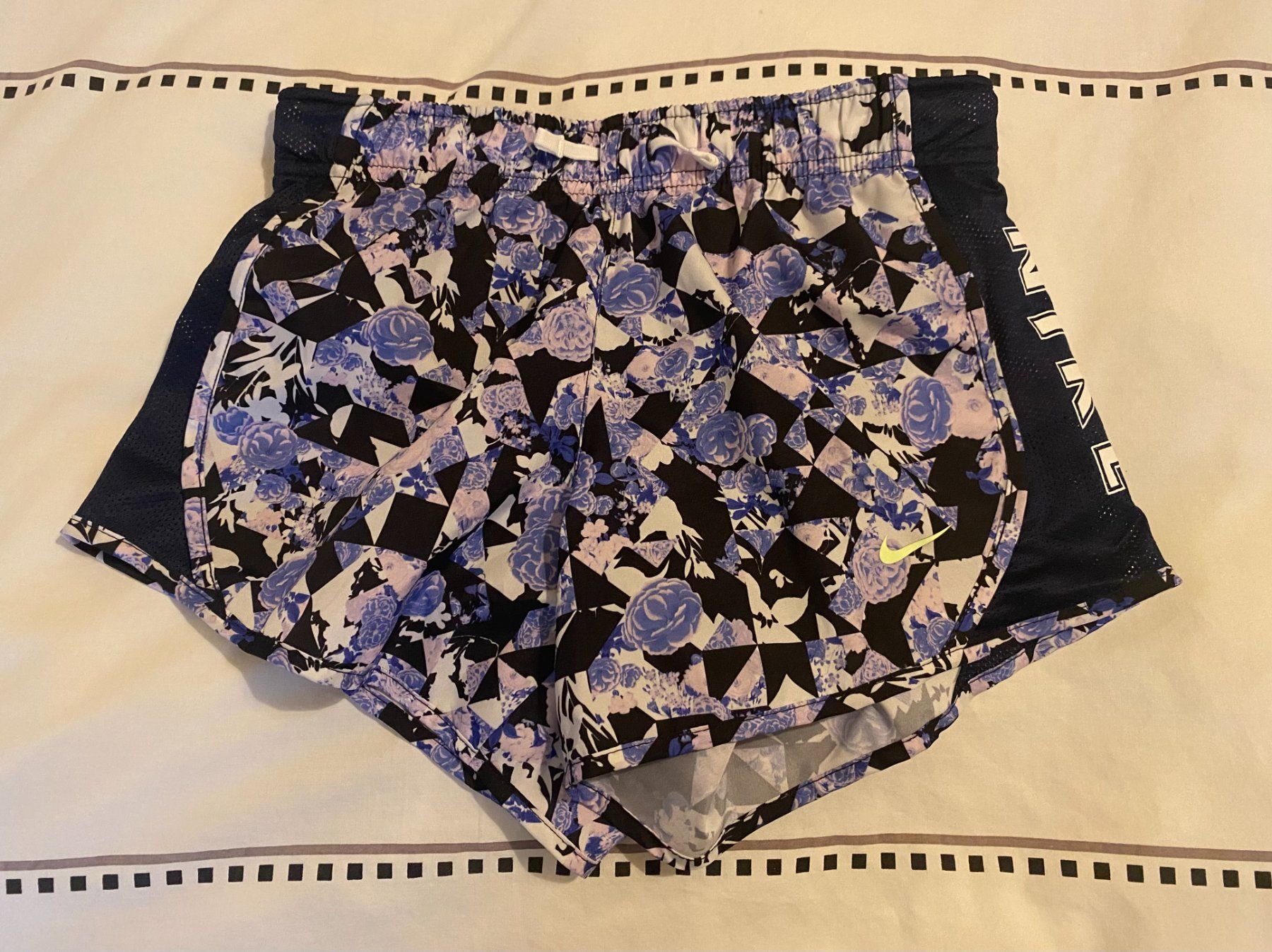 Nike Pantaloni: Nike Shorts – Usato da Winterthur venduto da Libra7