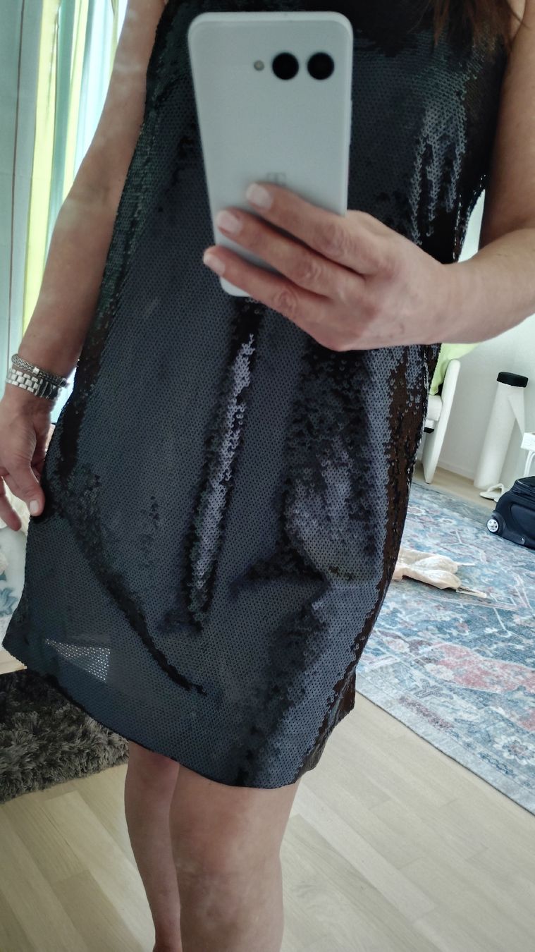 H&M Vestiti: kleines schwarzes Kleid in Paet – Nuovo (secondo la descrizione) da Spreitenbach venduto da ludwigmaira 1