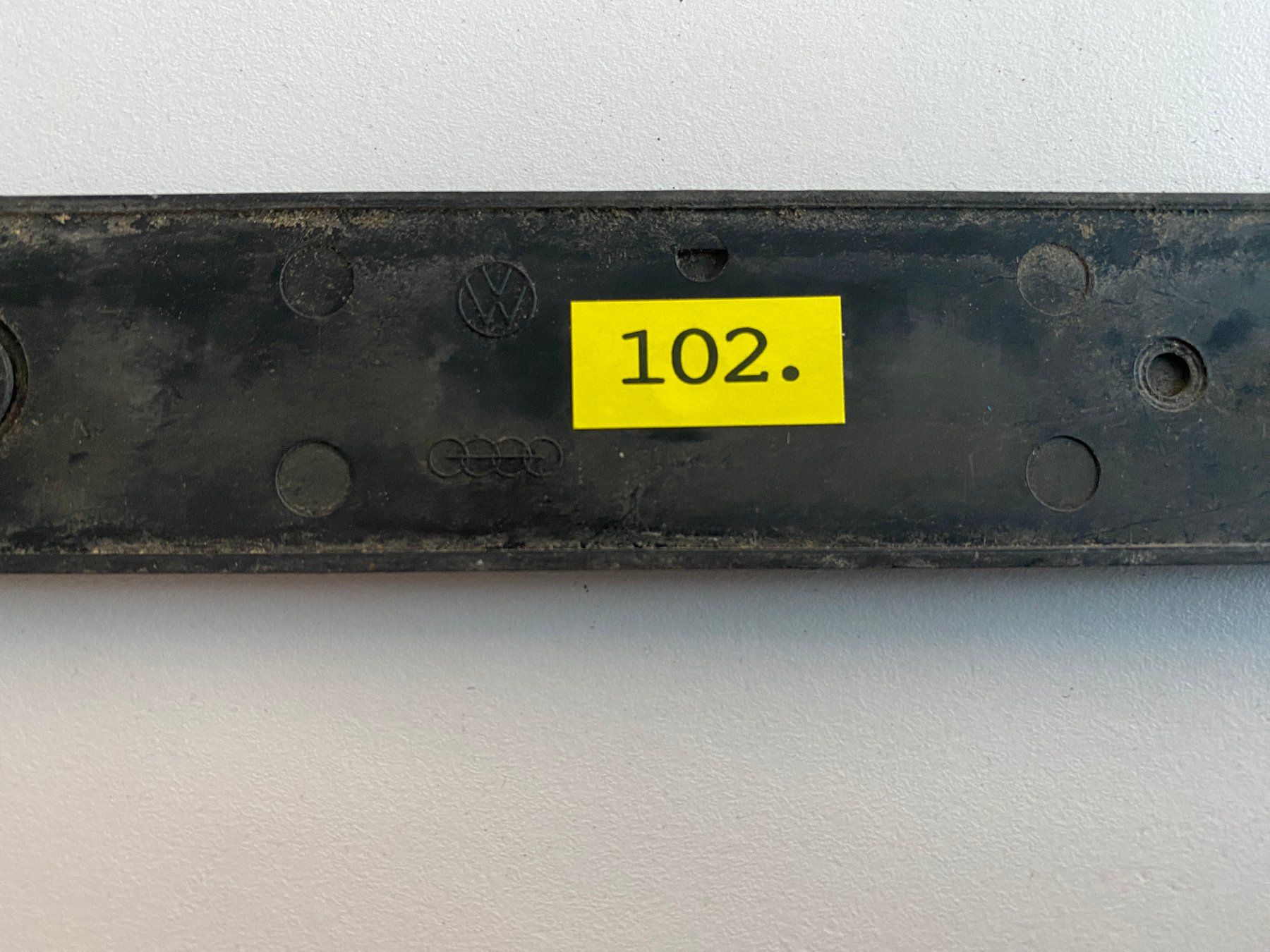 VW Tutti pezzi di ricambio auto: VW Volkswagen Emblem – Usato da Alpnachstad venduto da Rucksack10 3