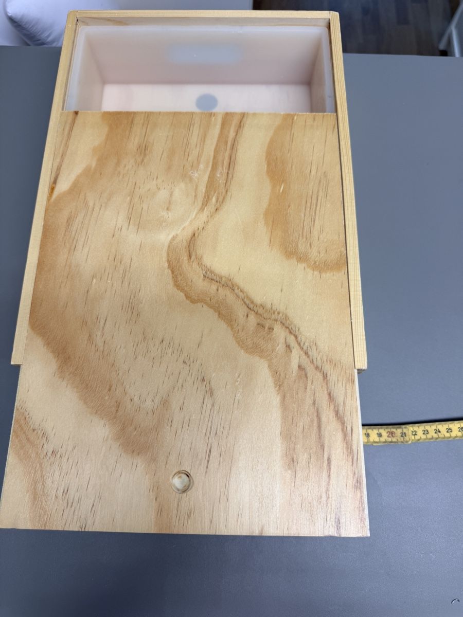 Alle Werkzeuge: Grosse Seifenform Holz dicker Silikon  ca. 33x21x9cm,  – Gebraucht aus Uster von Similian1