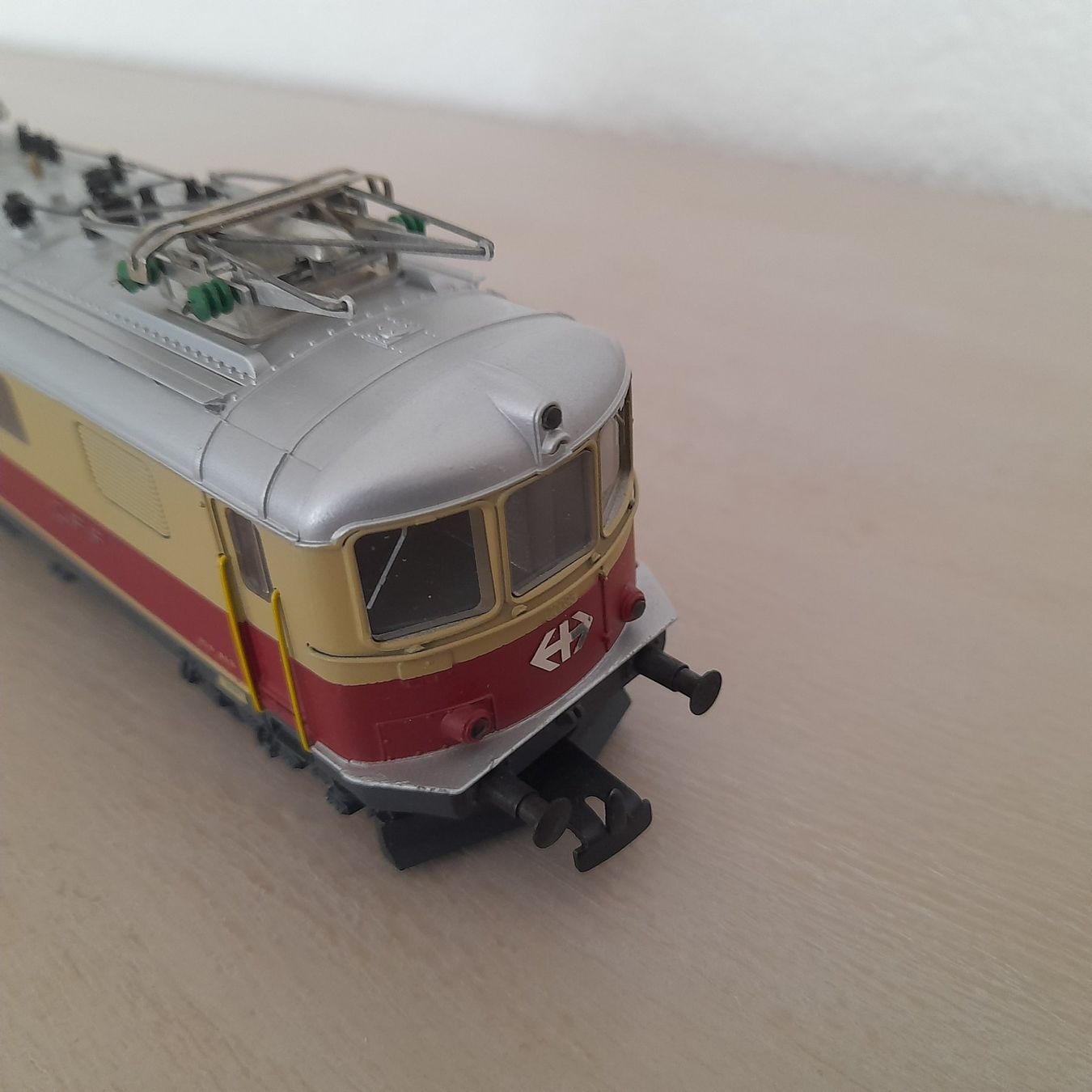 Märklin Modellini di ferrovie: Locomotive CFF Re 4/4 TEE – Usato da Auvernier venduto da gandalf08 2