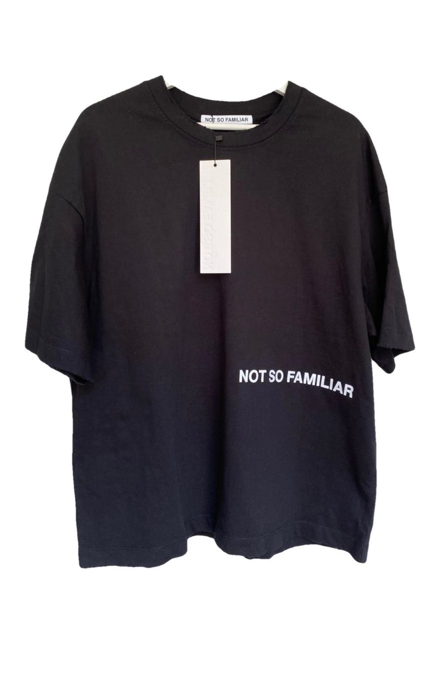 T-shirt: NOT SO FAMILIAR T-shirt – Nuovo e nell'imballaggio originale da Biel/Bienne venduto da Sommer_17
