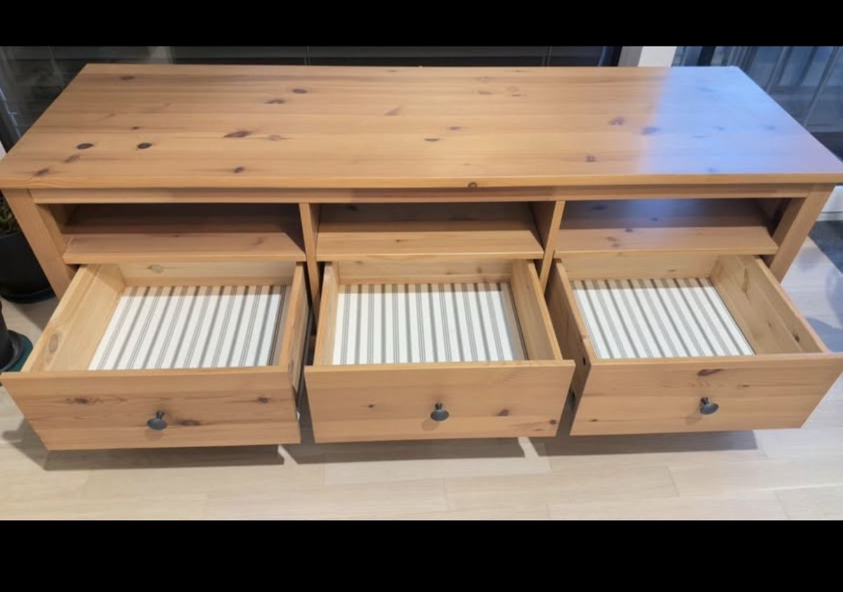 Ikea TV Möbel: Meuble TV / Salon  – Gebraucht aus Bellevue von andrersousa 1