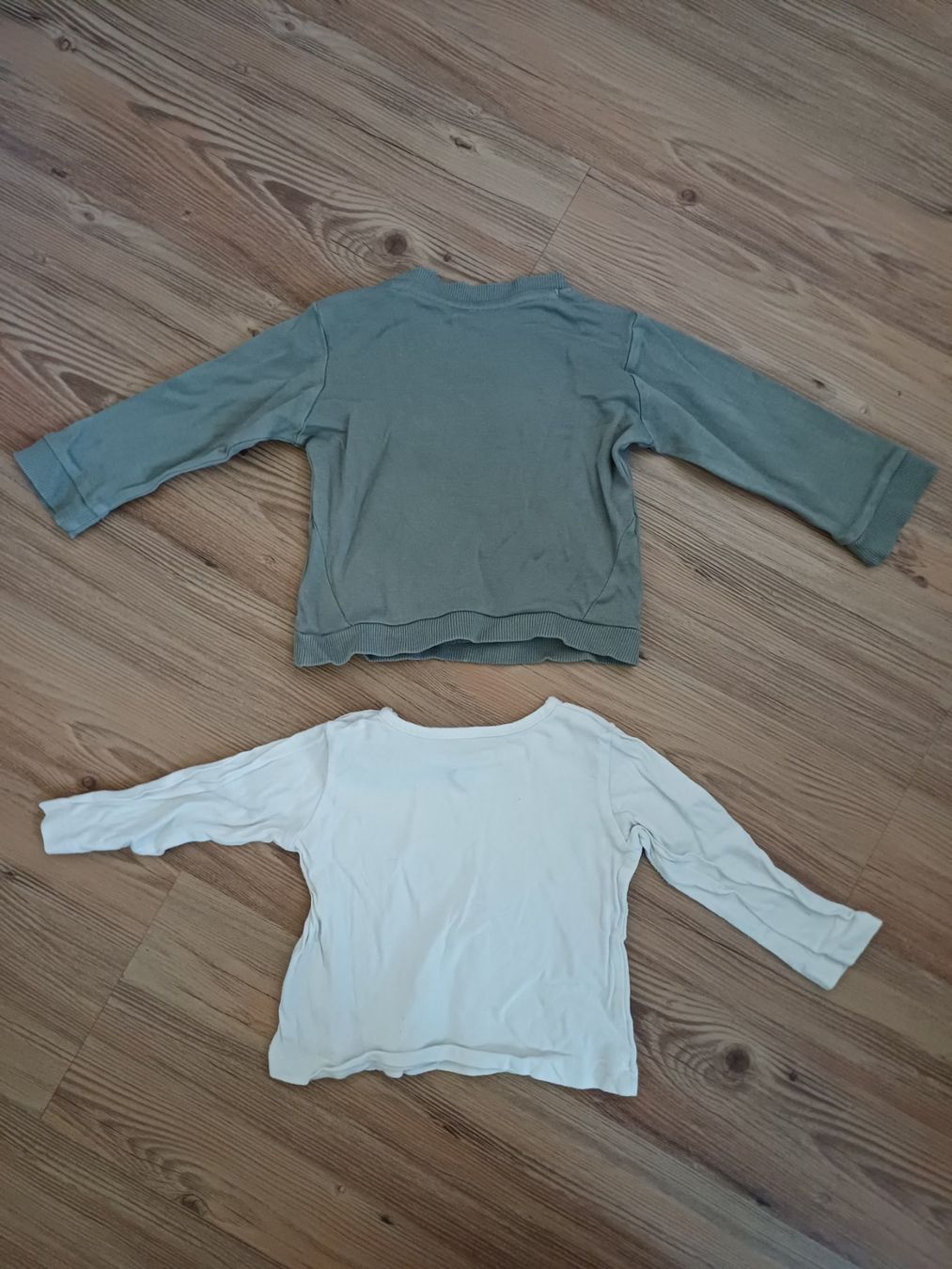 Pullover & Sweatshirts: 2 süsse Langarmshirts Gr. 62/68 – Gebraucht aus Balsthal von Memphis18 1
