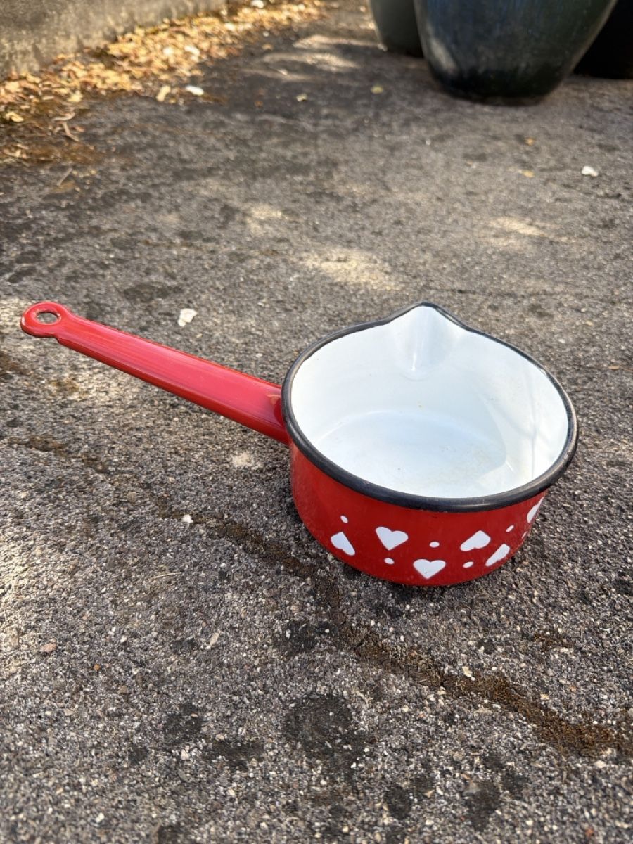 Pentole: Rotes Vintage Emaille Pfännchen , gut erhalten – Usato da Wahlen b. Laufen venduto da Salome7