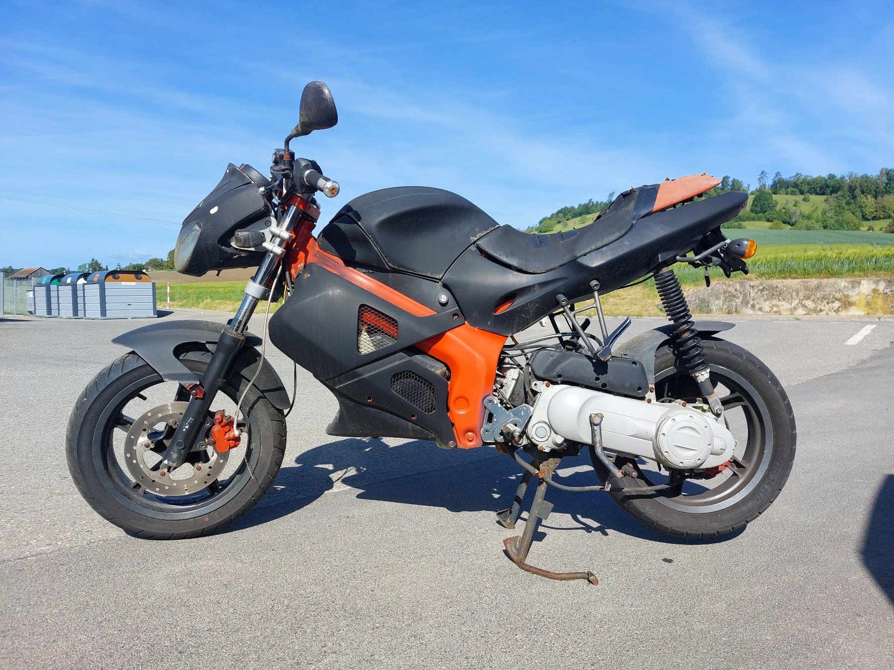 Gilera Scooter: Gilera DNA 50 Roller Scooter Motorrad Export ab 1 Fr.- – Difettoso da Schleitheim venduto da ZieglerMotoRecycling