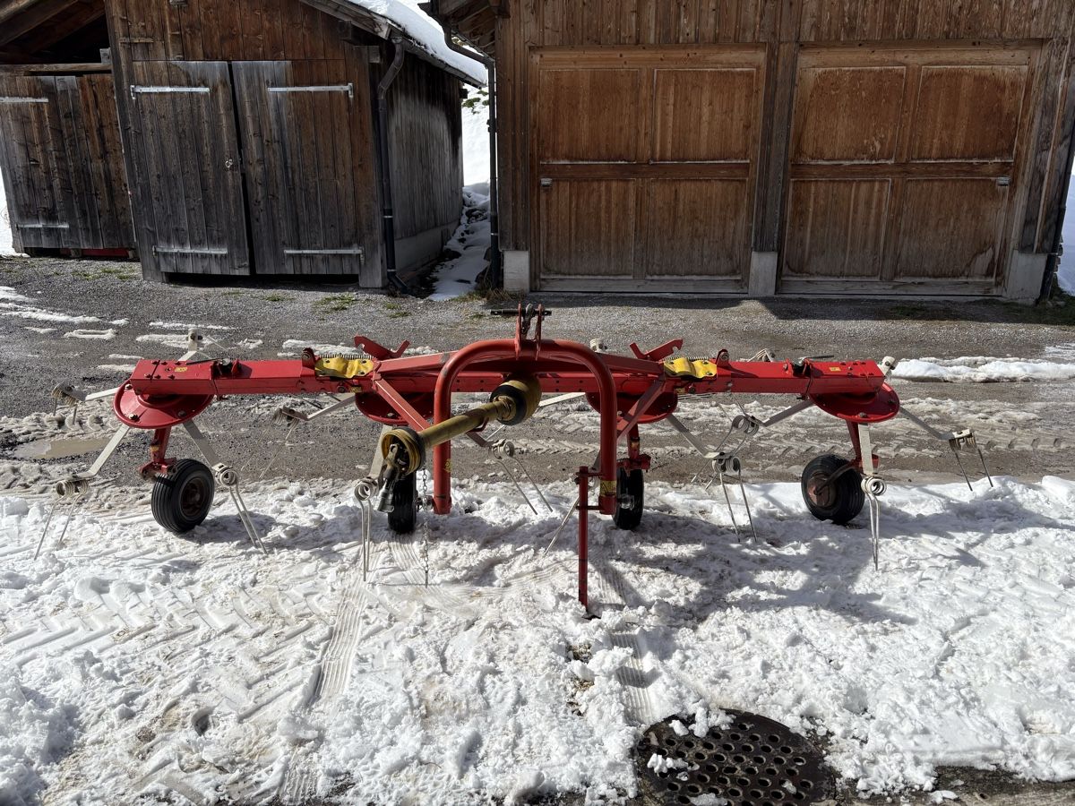 Tutte le macchine: Kreiselheuer Pöttinger  Hit 4.4 alpin – Usato da Elm venduto da jpe_kwx6 2