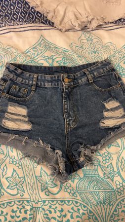 Shorts en jean femme taille L déchirés excellent état