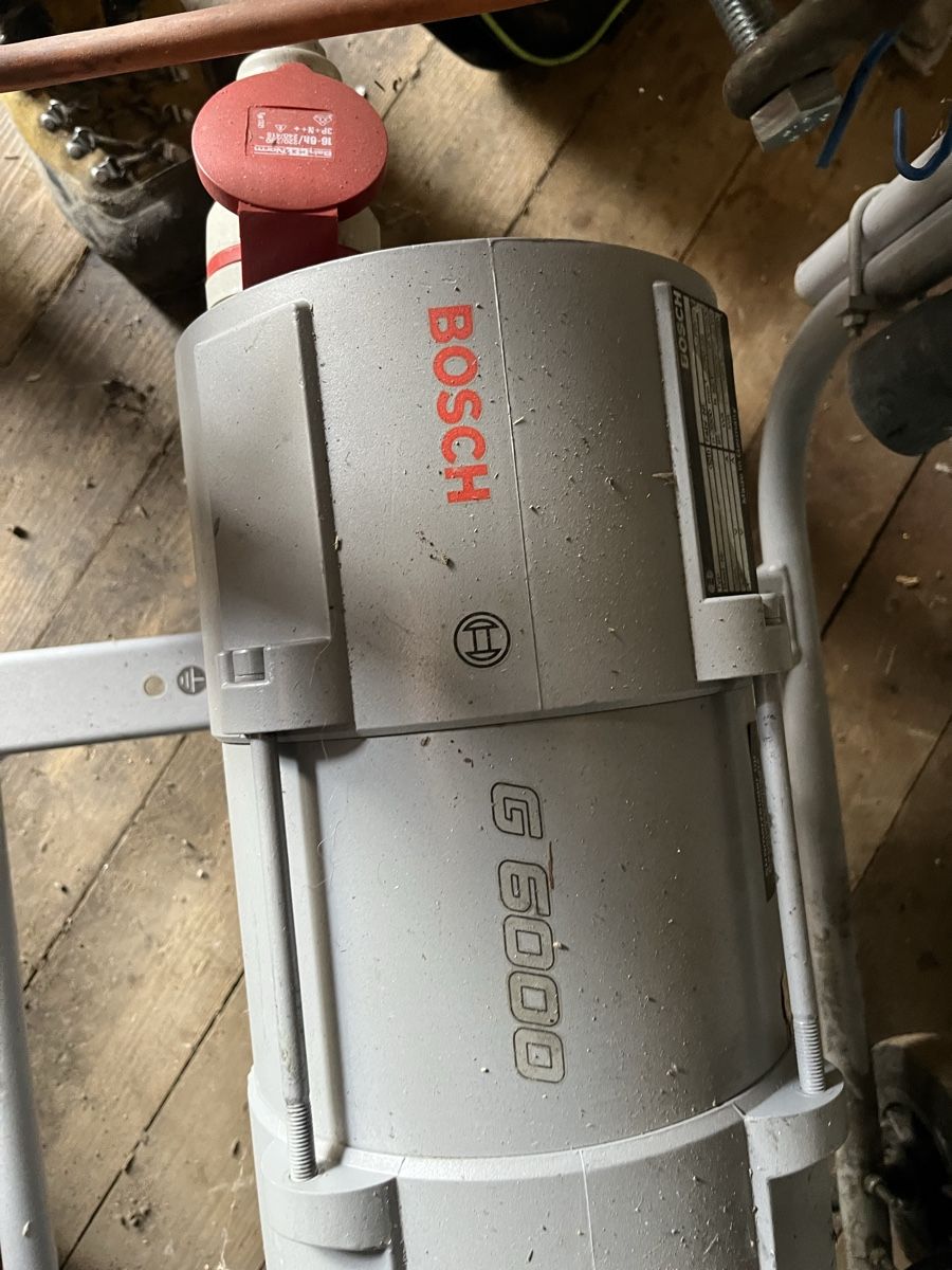 Bosch Generatori di corrente: Generatore di corrente Bosch - Bosch-Generator – Usato da Biasca venduto da crosett 1