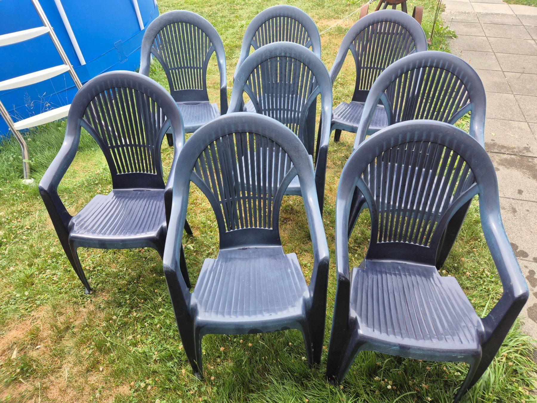 Chaises: 8 Gartensühle ab 1.- – D'occasion à Sumiswald par rolehaussi 1