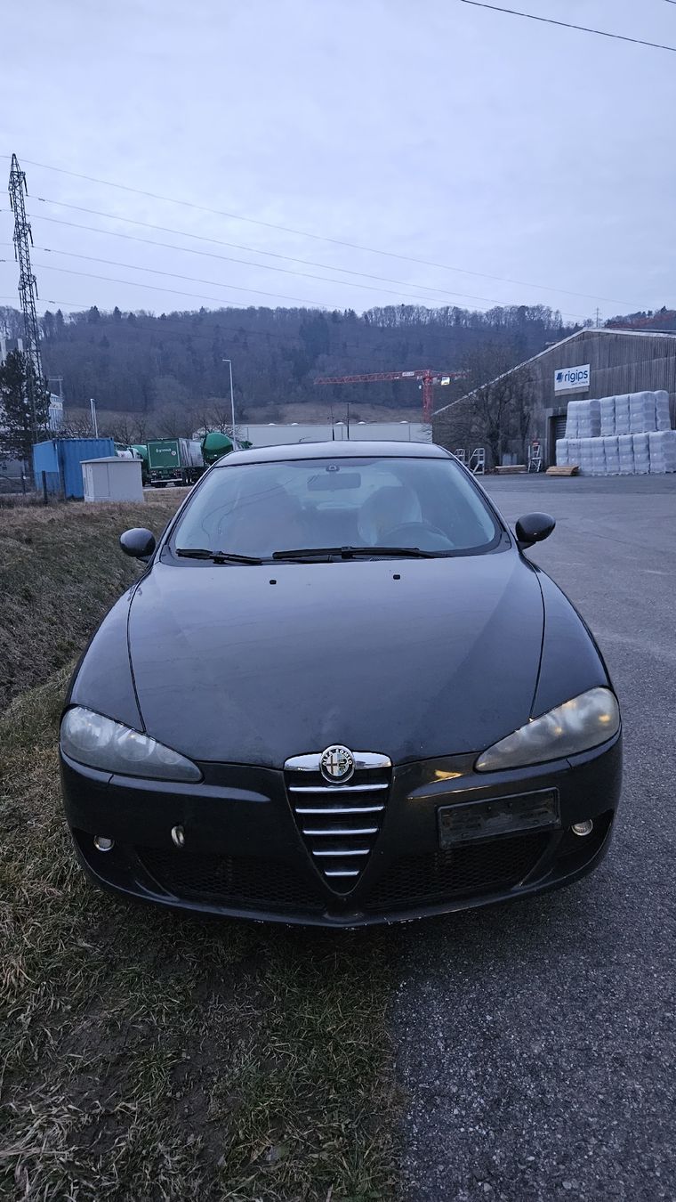 Alfa Romeo Automobili: Urgent! Alfa 147 1.6 120ps – Usato da Mex VD venduto da Bimmer_stance