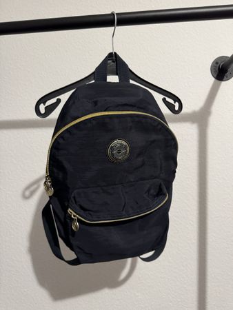 🎒VINTAGE BACKPACK WITH GOLD DETAILS🎒