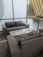 Lounge Set Rattan mit Tisch, guter gebrauchter Zustand