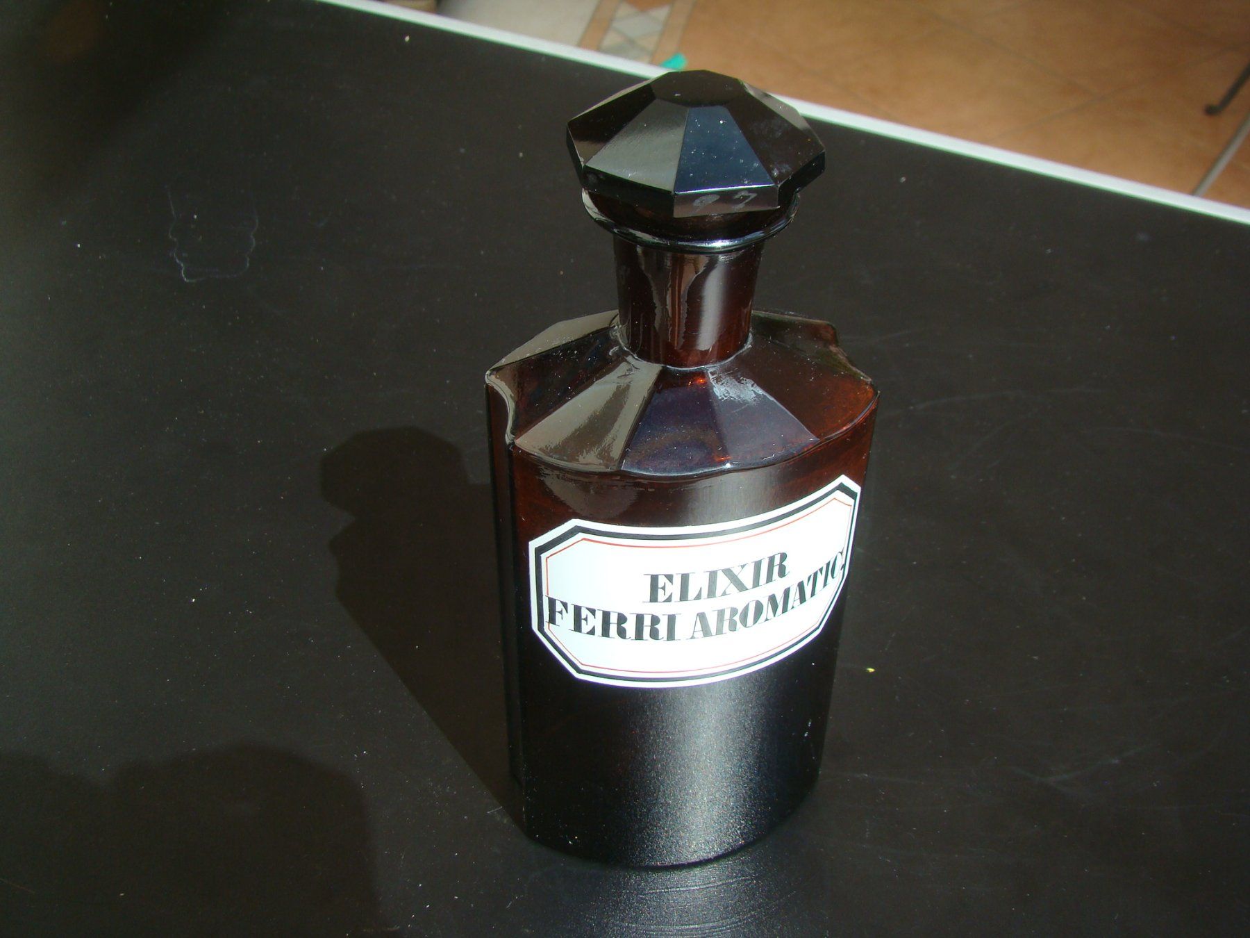 Laborzubehör: Apothekerflasche " Elixir Ferri Aromatic "  braun sehr schön – Gebraucht aus Walzenhausen von Vanquish711 9