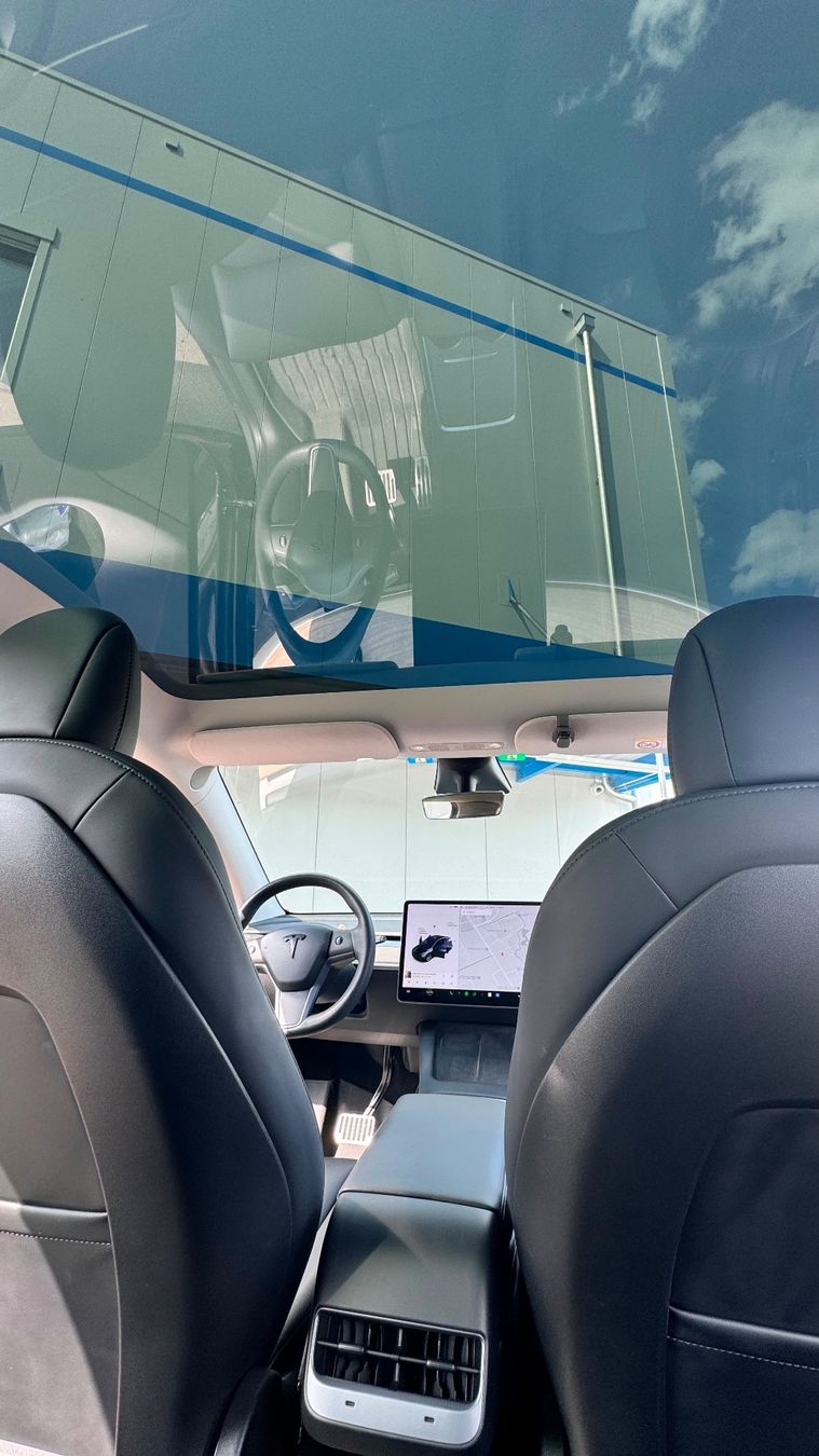 Tesla Autos: Tesla Model Y Grau guter Zustand – D'occasion à Bassersdorf par Jj090915 3